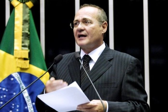 Renan destaca trabalho da Ufal na tribuna do Senado