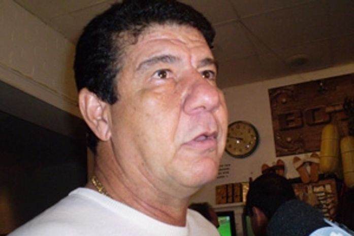 Técnico Joel Santana
