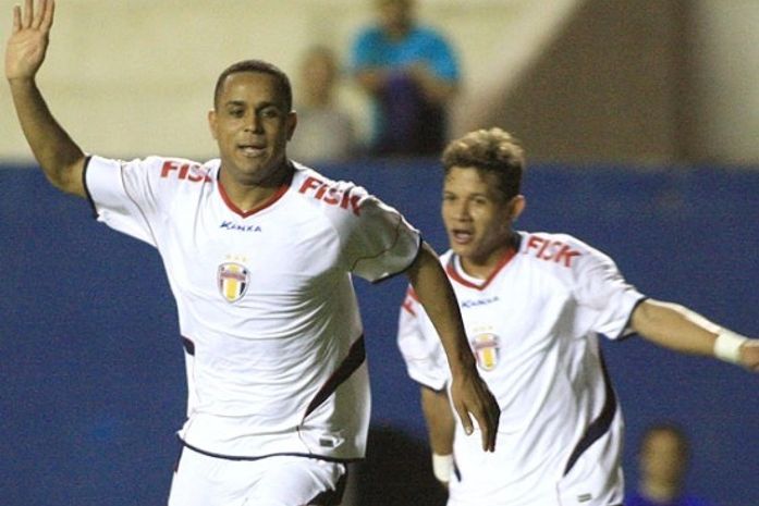 Apático, Botafogo é arrasado por Val Baiano na Arena Barueri