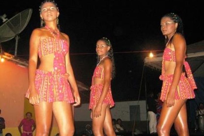 Garotas da comunidade quilombola Muquém disputam título de beleza negra em União