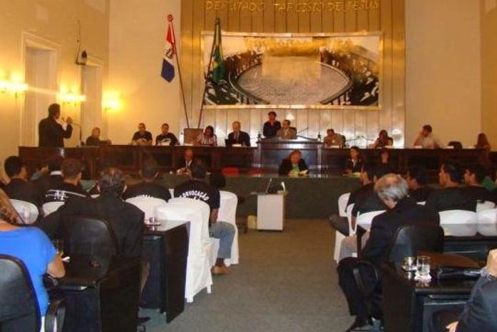 Lei orçamentária de 2010 é debatida em sessão pública