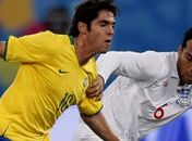 Kaká em ação contra Inglaterra