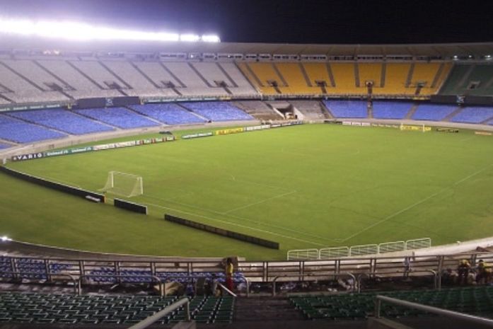 Estádio do Maracanã, maior do Brasil, precisa de reforma para receber jogos da Copa-2014 - e depois, a abertura e o encerramento da Olimpíada-2016