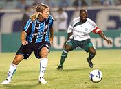 Palmeiras perde para Grêmio e vê título mais longe 