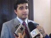 Rui Palmeira lembra que na questão dos cartórios o tema central é preço elevado e cobra realização de concurso