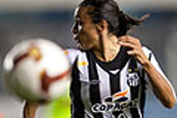 Santos goleia e garante vaga na semifinal da Copa do Brasil