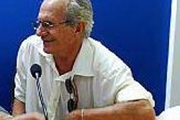 Zé Muniz entra com pedido de cassação de mandato de Carlos Alberto Canuto