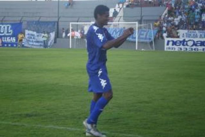 Exclusivo: Ídolo do CSA diz que time tem que valorizar a base em 2010
