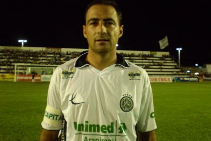 CRB recebe Paulo Foiane; outros cinco chegam hoje