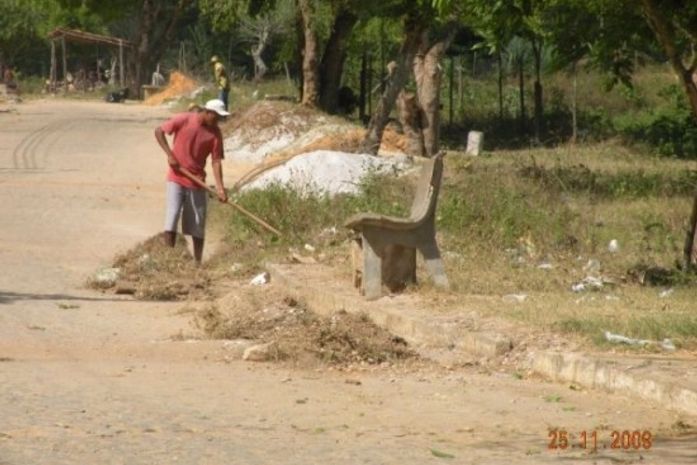 Prefeitura de Penedo realiza grande mutirão da limpeza