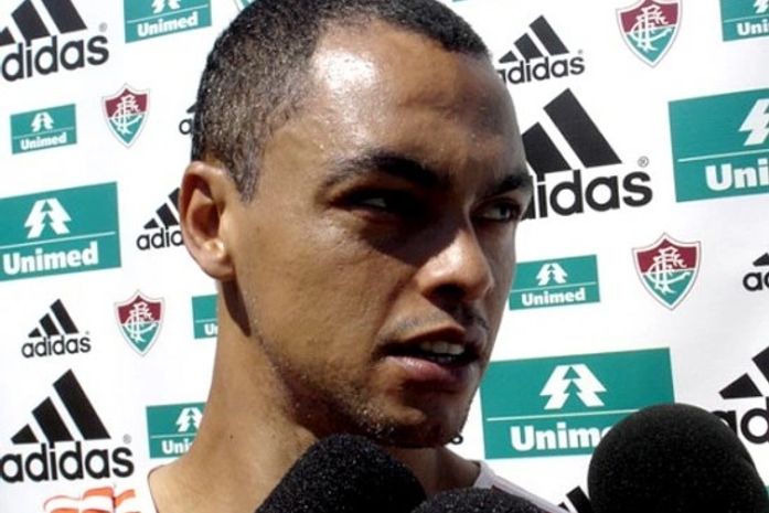 Dodô chega ao Rio e Vasco diz que só falta assinar contrato