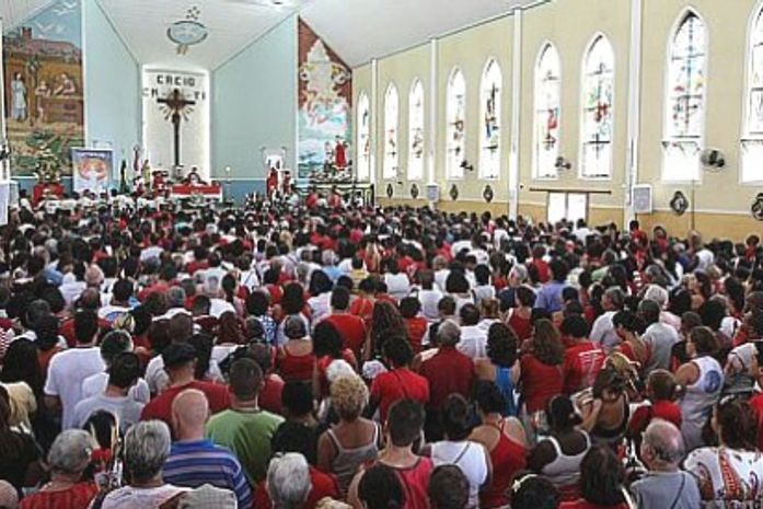 Criar igreja e se livrar de imposto custa R$ 418