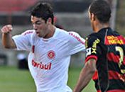 Inter vence o rebaixado Sport em Recife e assume a vice-liderança 