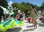 Calçadão do Comércio vira sambódromo