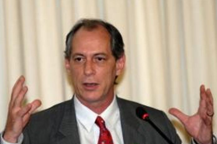 Ciro Gomes concede amanhã coletiva no Centro de Convenções
