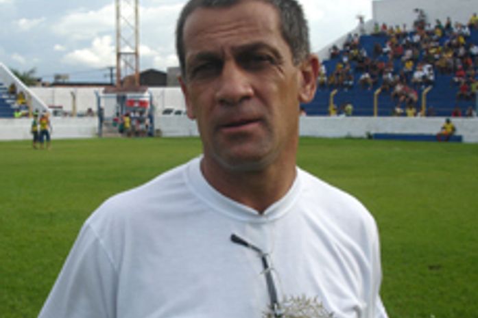 CSA libera técnico e jogadores e tenta antecipar a segundona