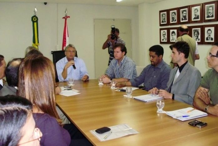 Marx Beltrão discute capacitação de mão-de-obra para instalação dos futuros empreendimentos em Coruripe