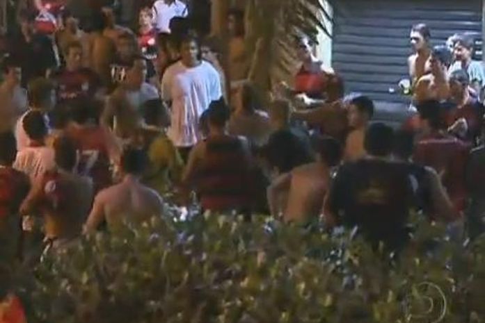 Veja vídeo com brigas com torcidas do Coritiba e do Flamengo