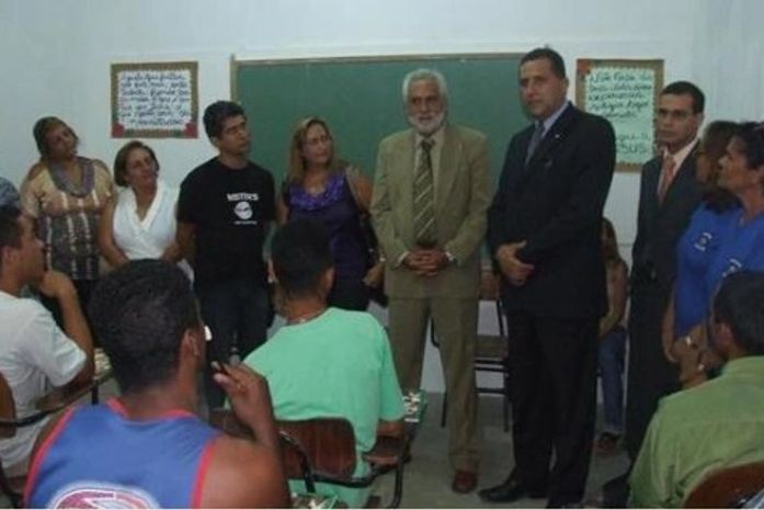 Salas de aula e celas reformadas para presos de Maceió