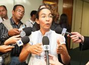 A única coisa que eu não trouxe para Alagoas foi à desonra, mas dinheiro eu trouxe, explica Heloisa Helena