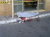 Idoso morre no centro de Arapiraca após uma suposta crise de cirrose aguda