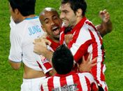 Brasileiro faz gol, vira goleiro, mas não tira Estudiantes da final do Mundial