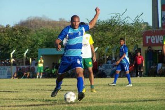 Atacante Aloísio Chulapa