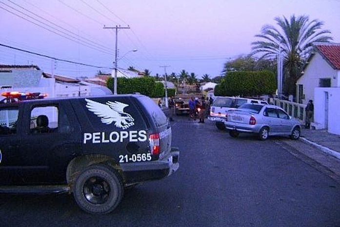 Carga de cigarros é tomada em assalto na BR-423 em Água Branca