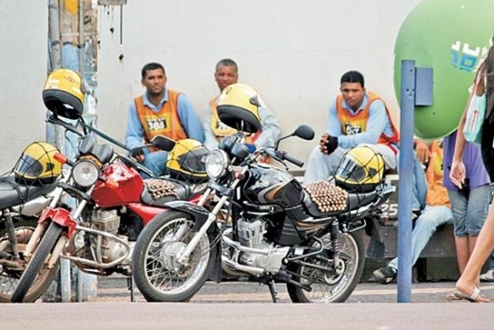 Suposto passageiro leva moto e roupas de moto taxista em Arapiraca