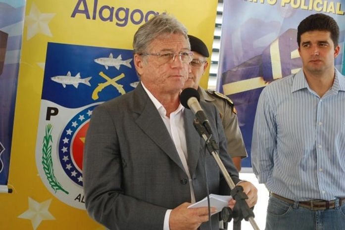 Rubim vai ficar até o último dia de 2010, anuncia Téo