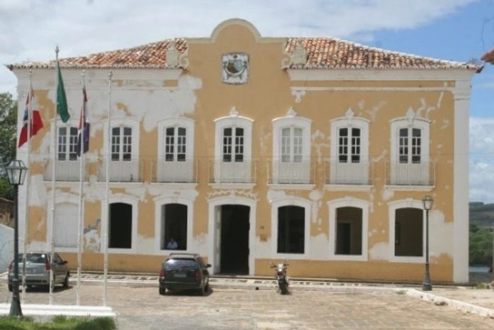Prefeitura de Penedo deve afastar 200 servidores