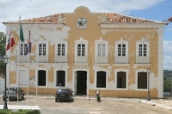Prefeitura de Penedo deve afastar 200 servidores