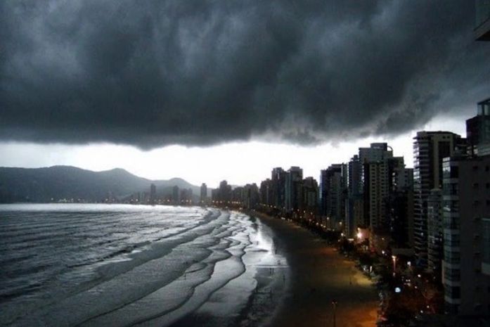 Verão começa com chuva