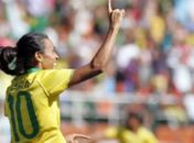 Marta arrebenta faz dois e Brasil é campeão em cima do México