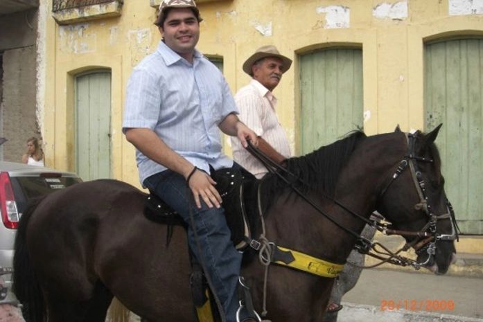 Prefeito Jacob Brandão ao lado do ex-prefeito Gilberto Tenório