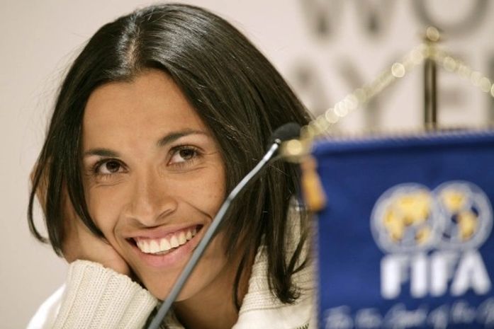 Melhor jogador do mundo será do Barcelona; Marta disputa o penta com alemãs