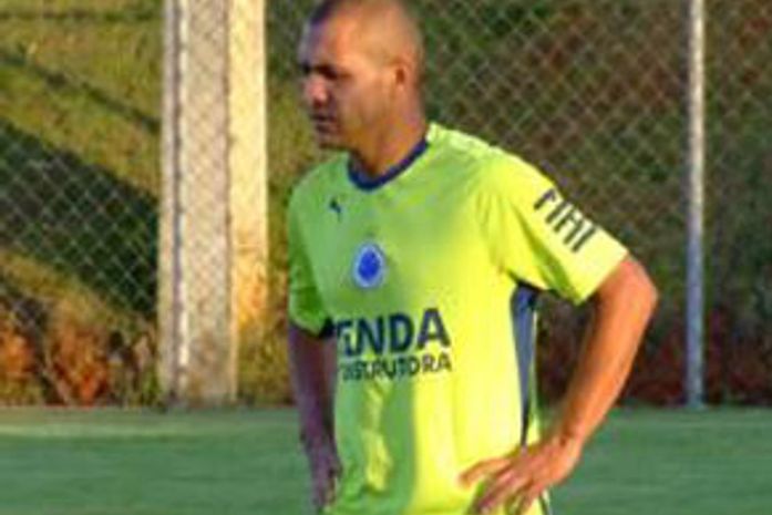 Sem dinheiro Goiás descarta alagoano Jadilson