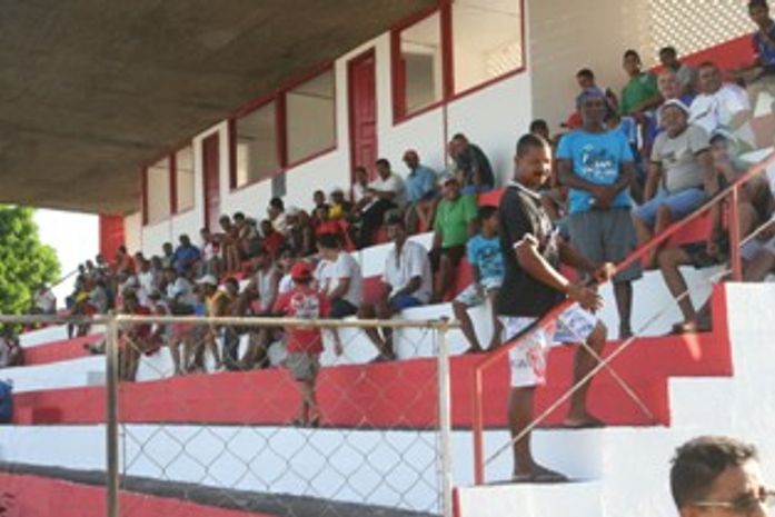 Comissão realiza última vistoria do ano no estádio Alfredo Leahy