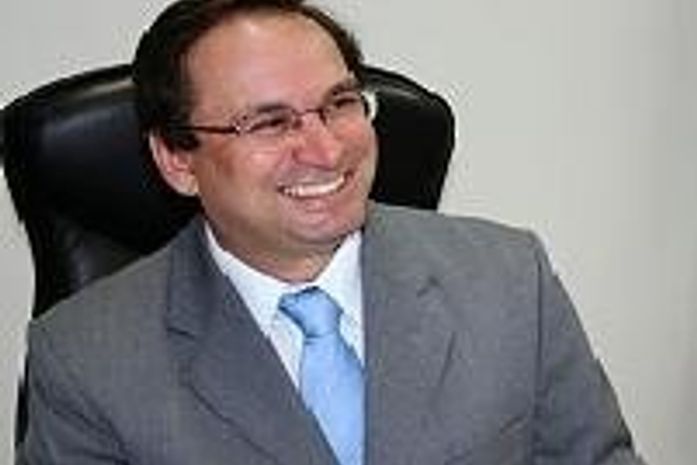 Com apoio de Renan, Luciano consegue mais R$ 3,3 milhões