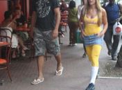 Adriano Imperador é flagrado com a ex Joana Machado em Ipanema