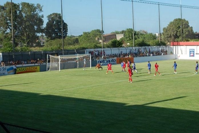 Aloísio marca seu primeiro gol no jogo
