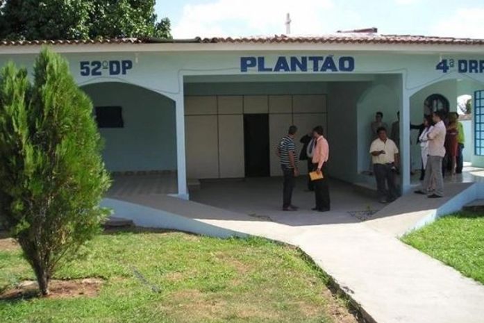 Mãe manda prender o próprio filho depois de quebra de móveis e objetos