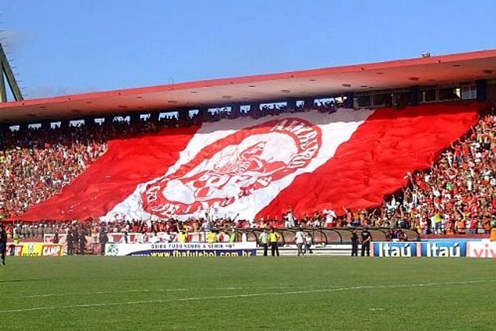 CRB realiza coletivo, técnico Paulo Roberto já tem base considerada titular