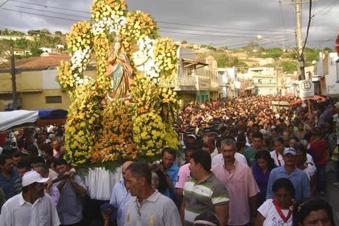 Procissão de Nossa Senhora da Conceição reúne milhares de fiéis