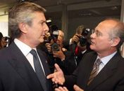Com chapão sepultado Renan e Collor tentam limpar caminho no Senado