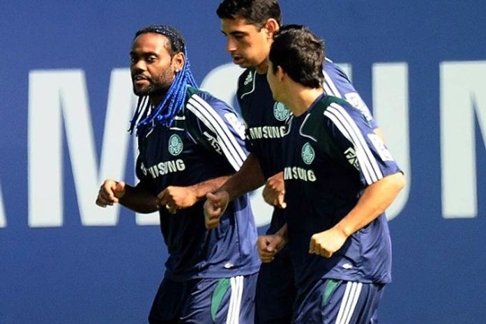 Com Love, Palmeiras se reapresenta