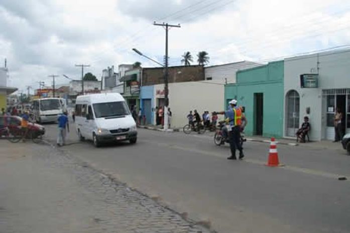 Blitz apreende motos e carros irregulares no centro de São Miguel dos Campos