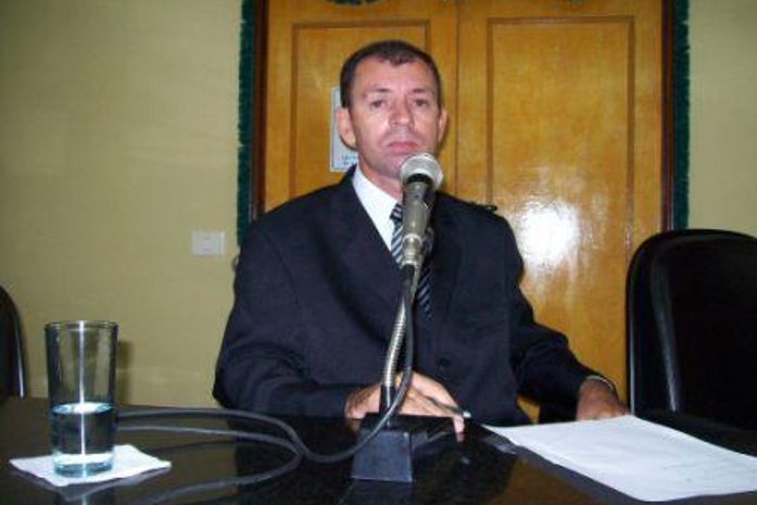 Presidente da Câmara Enaldo Mello.