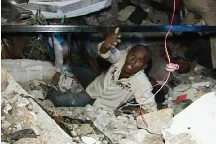 Número de mortos no terremoto do Haiti pode passar de 100 mil