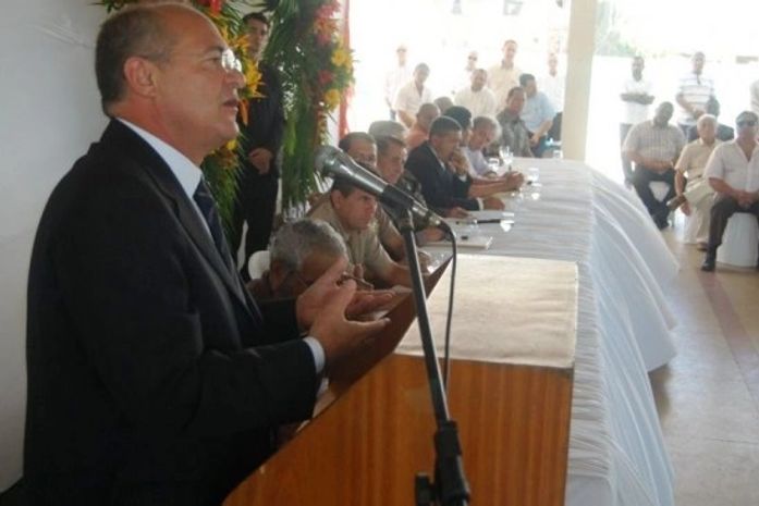 Na Assomal, Renan volta a defender aprovação urgente do piso salário dos policiais